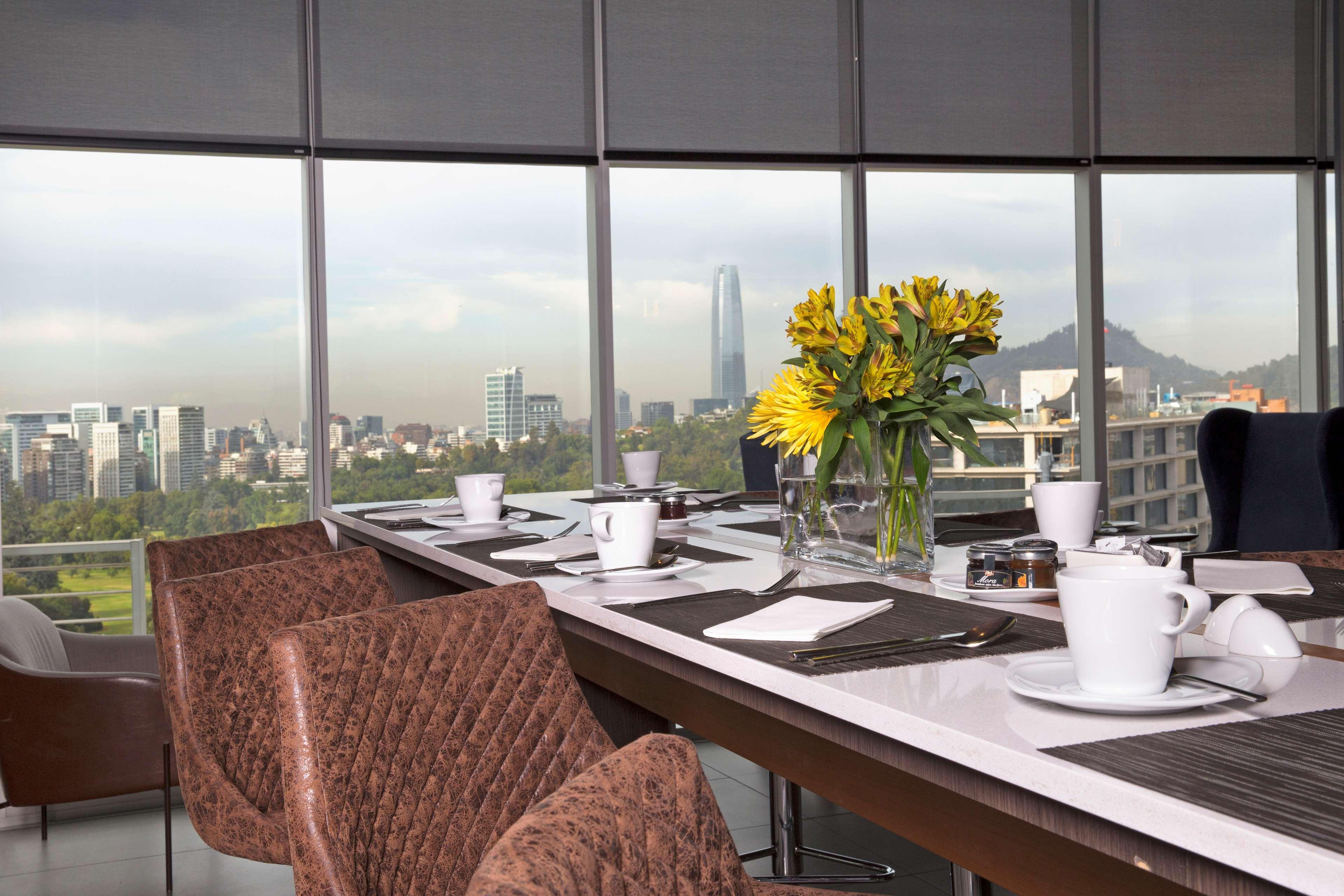 Готель Doubletree By Hilton Santiago Kennedy, Chile Екстер'єр фото