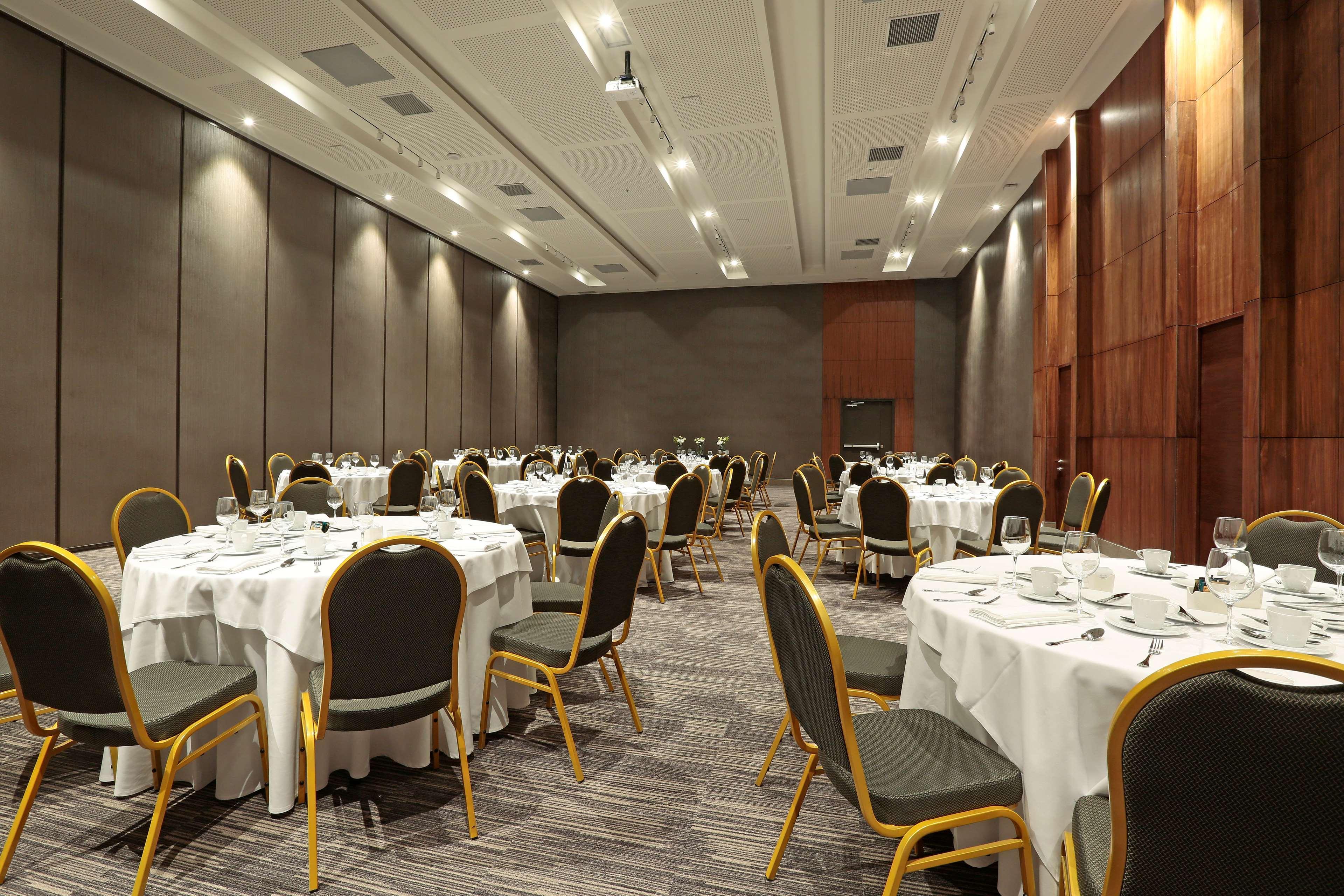 Готель Doubletree By Hilton Santiago Kennedy, Chile Екстер'єр фото
